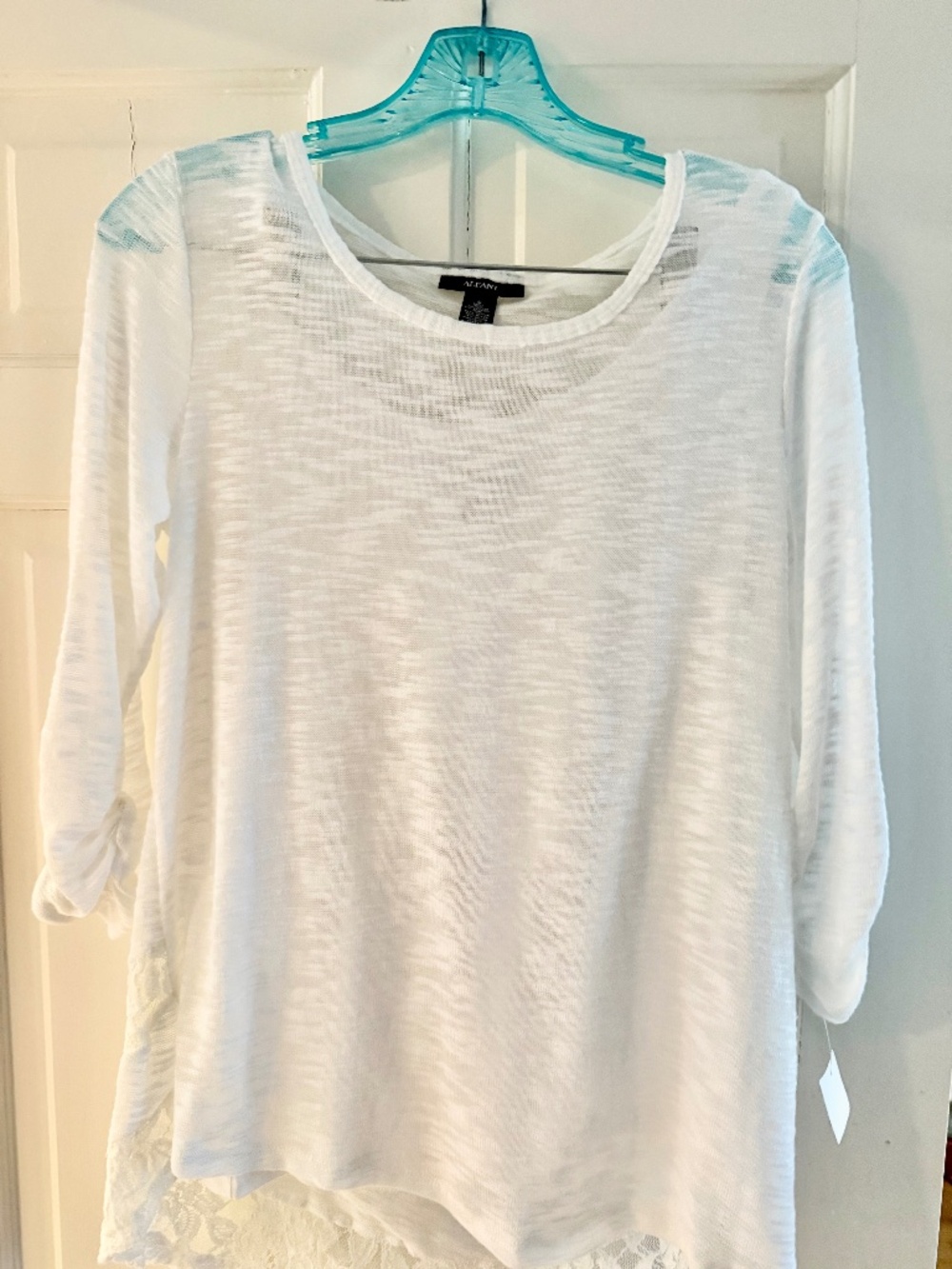 Alfini Wms White 3/4 sleeve 2 piece Top size small NWT